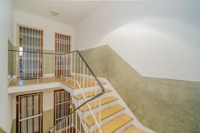 2 Bedroom Property for Sale in Bergvliet Western Cape